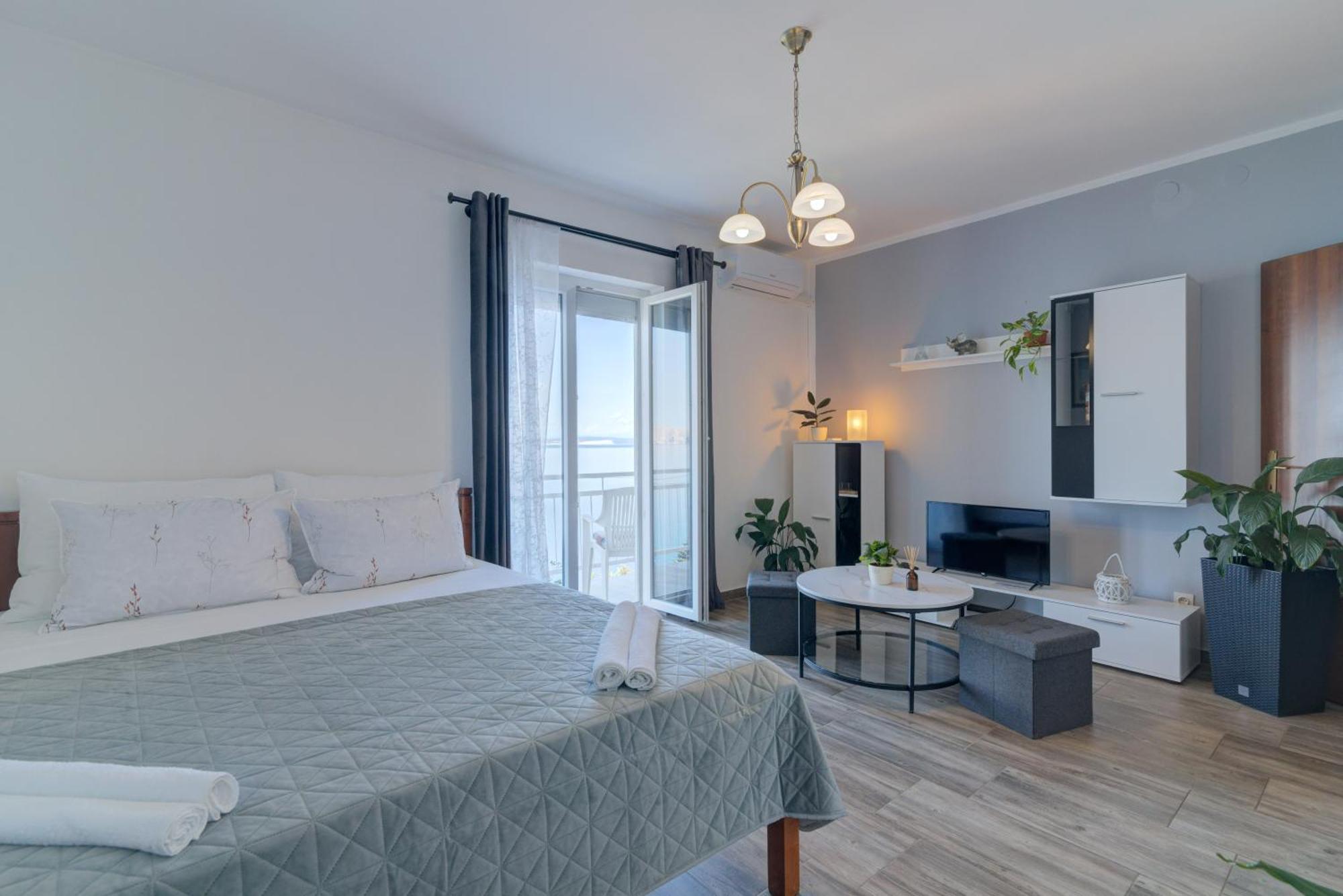 Ivan Apartman セニ エクステリア 写真